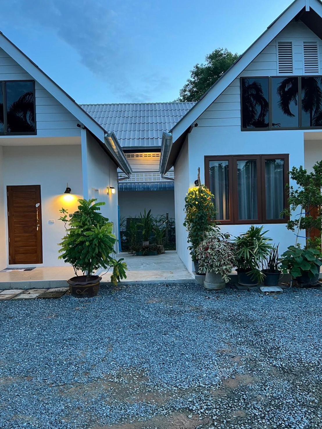 ครูหนูบ้านพัก แหลมงอบ Krunou Baanpak Trat Exterior foto